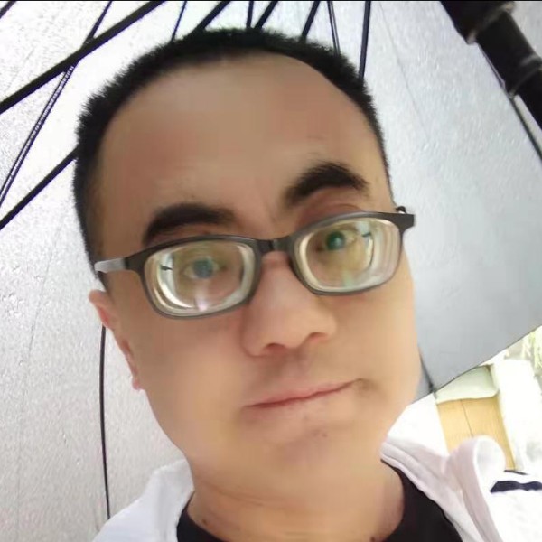 左侧的照片