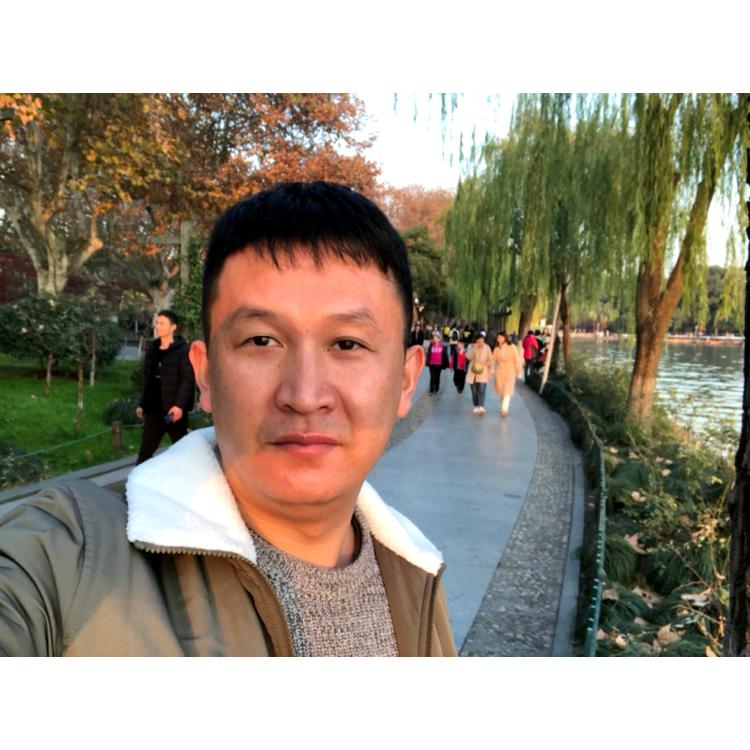 桥边大叔的照片