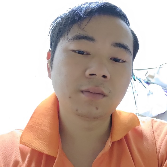 大胆深拥小蘑菇的照片
