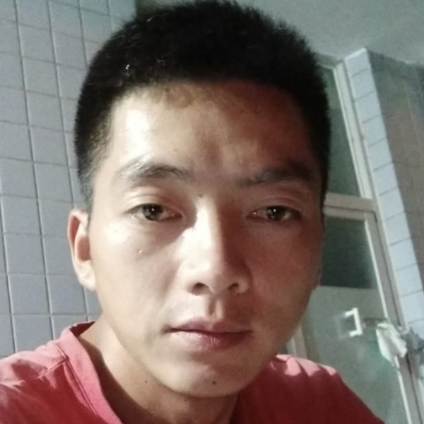 期待凝眸甜美的照片