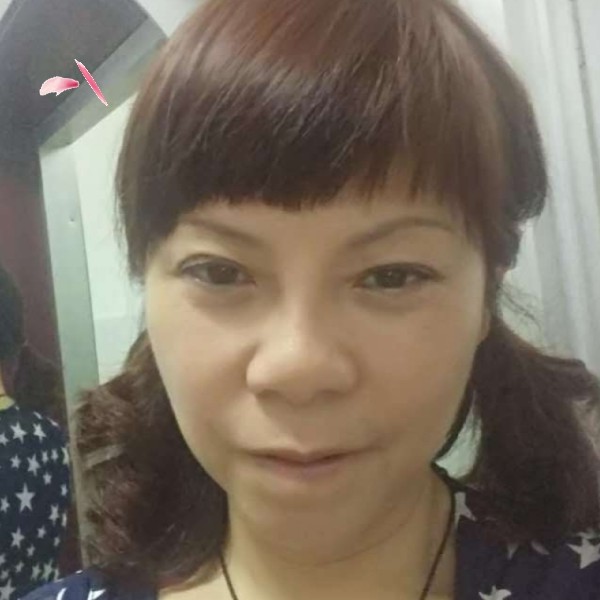 麦片挽手活泼的照片