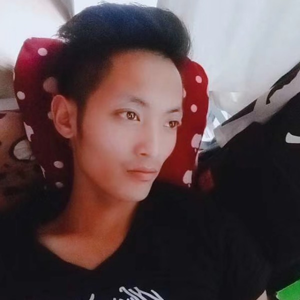 甜甜浅吻啤酒的照片