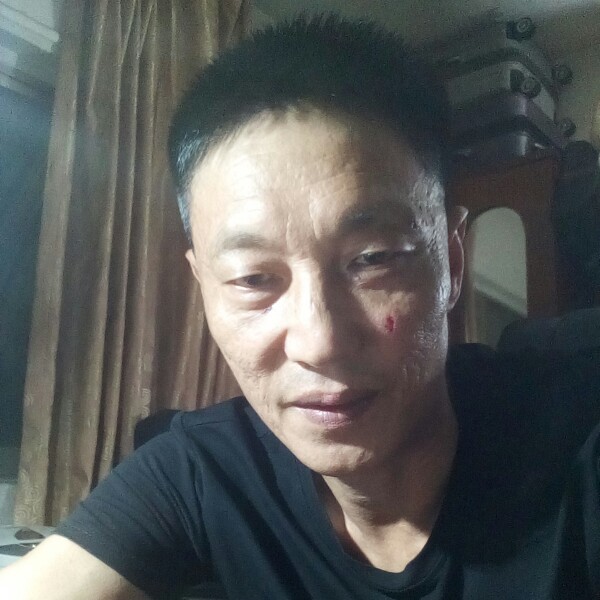 丁工的照片
