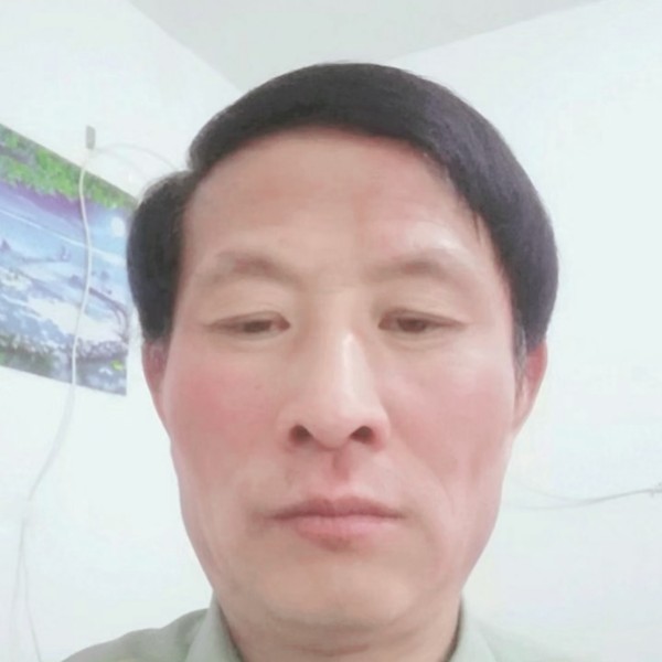苗条保卫巨人的照片