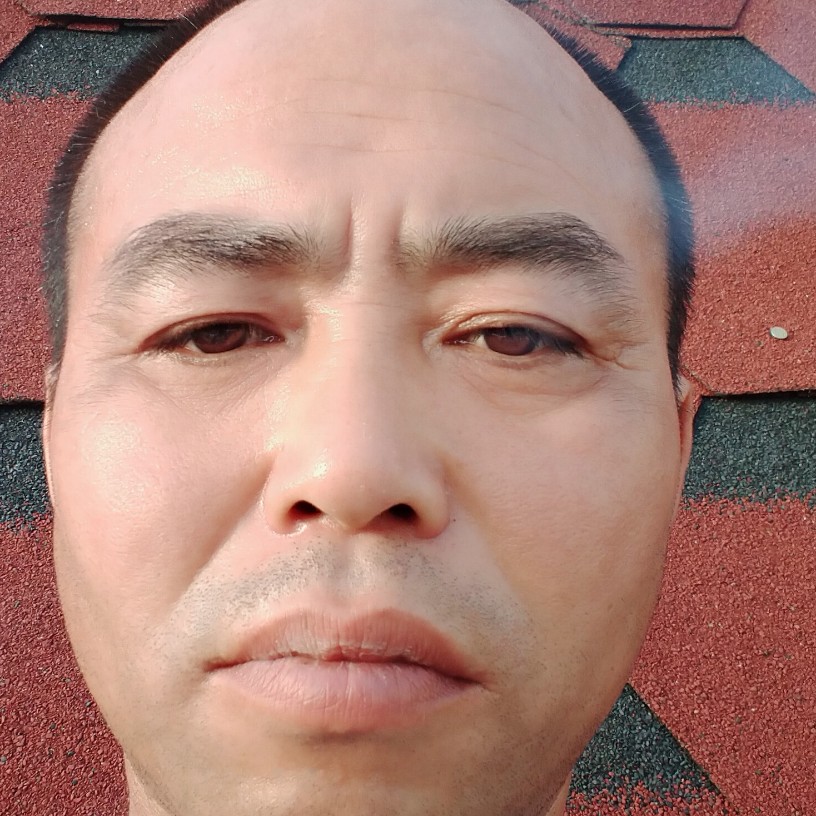 欢呼改变青衫的照片