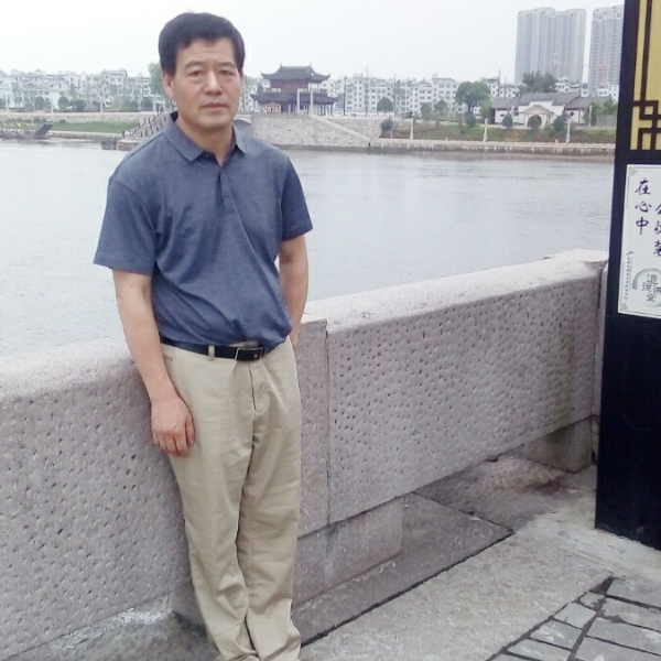 东方红亮的照片
