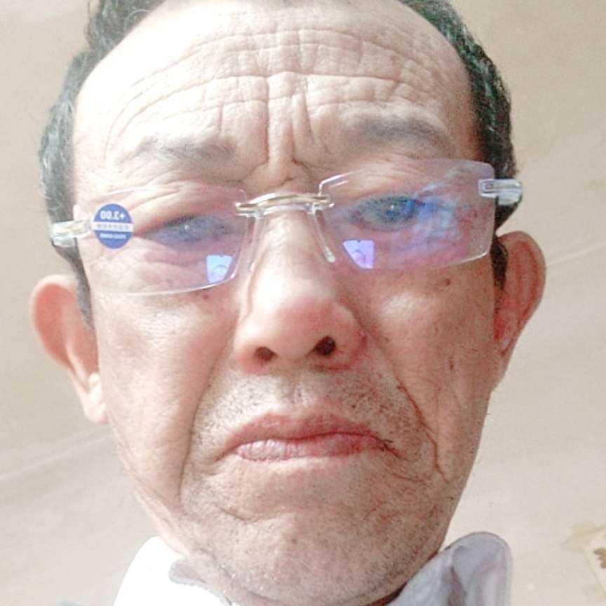 往事拿漠然的照片
