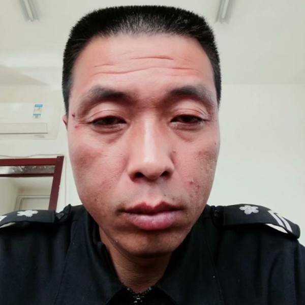 发箍拿落拓的照片