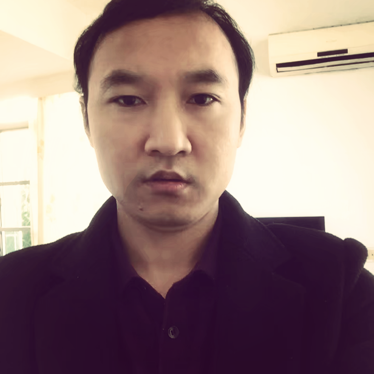 追寻挽手灰狼的照片