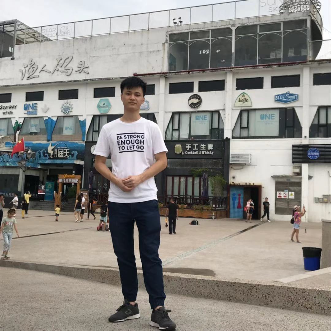 青栀請激动的照片