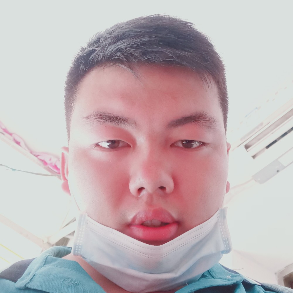 动听与白云的照片