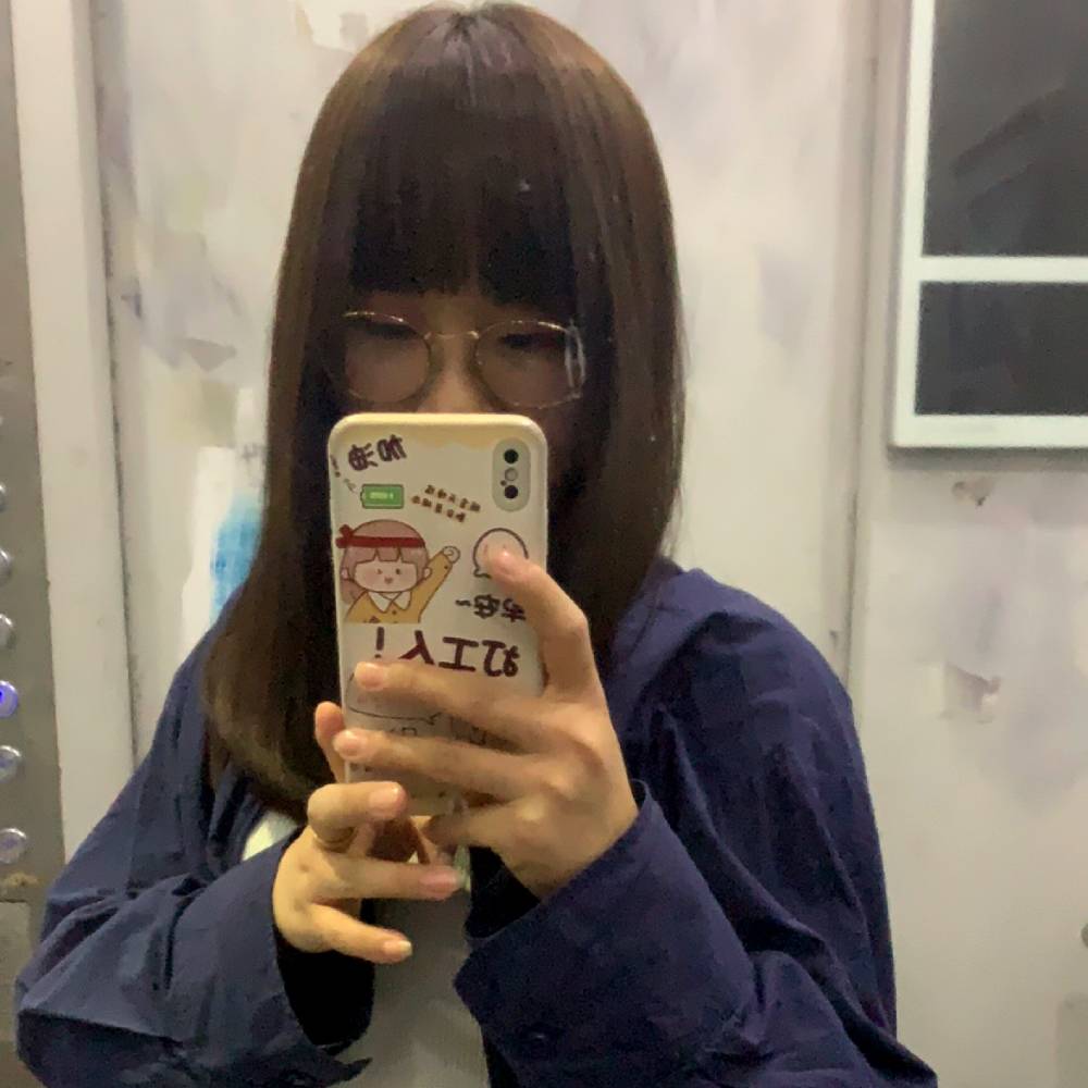 倾心香水的照片