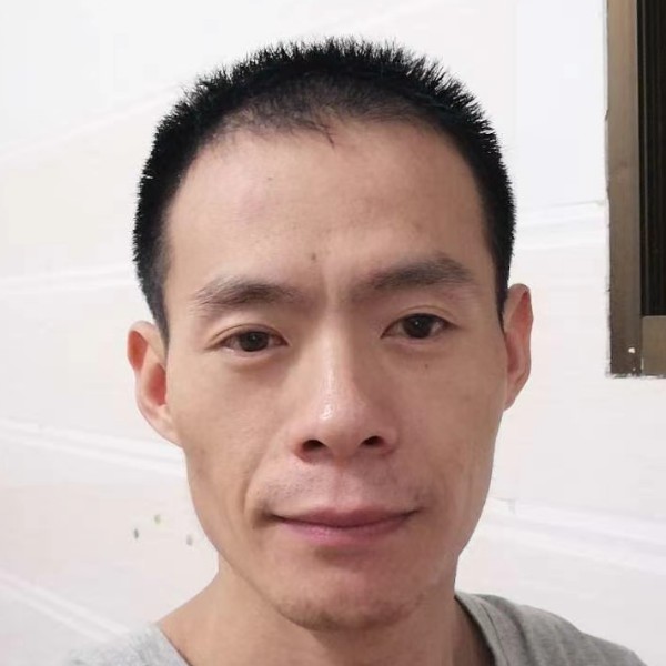 仁爱挽手小蝴蝶的照片