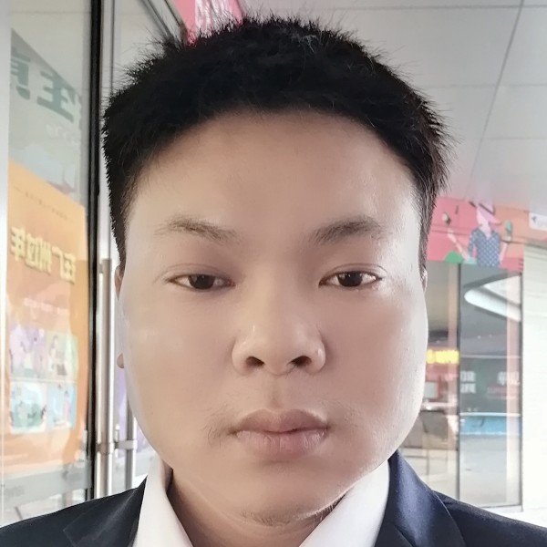 鲤鱼打灯泡的照片