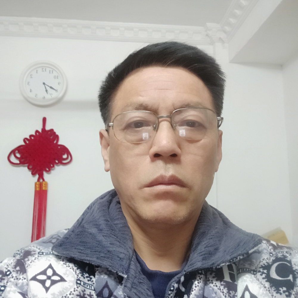坚定的裙子的照片