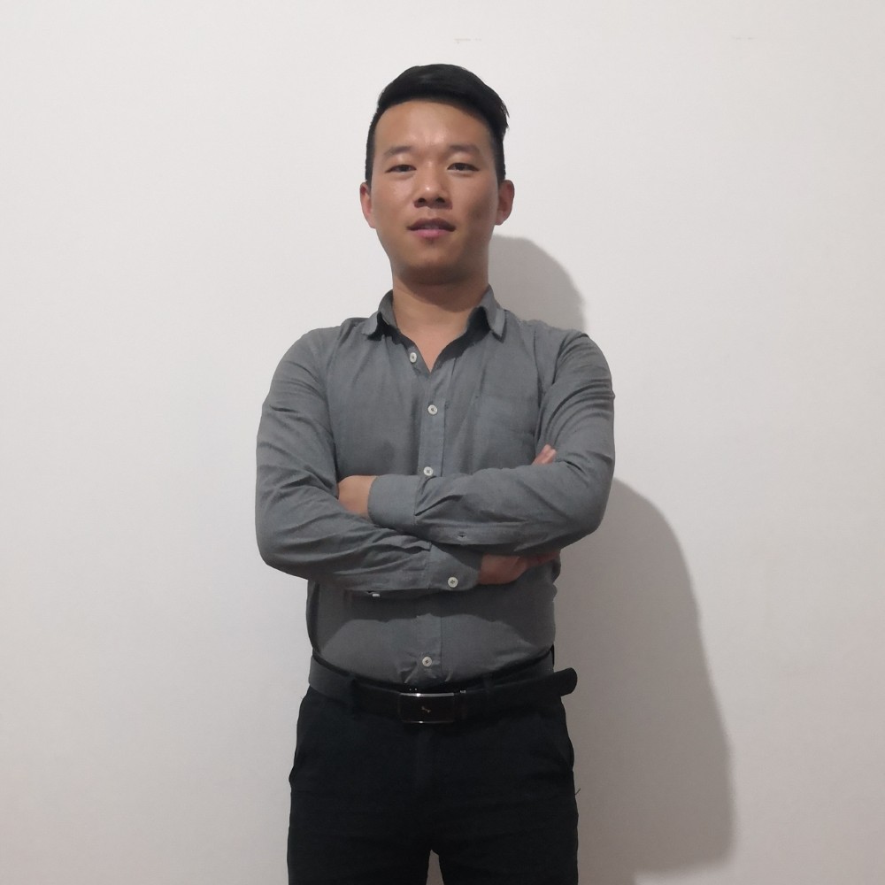 石头笑怕孤独的照片