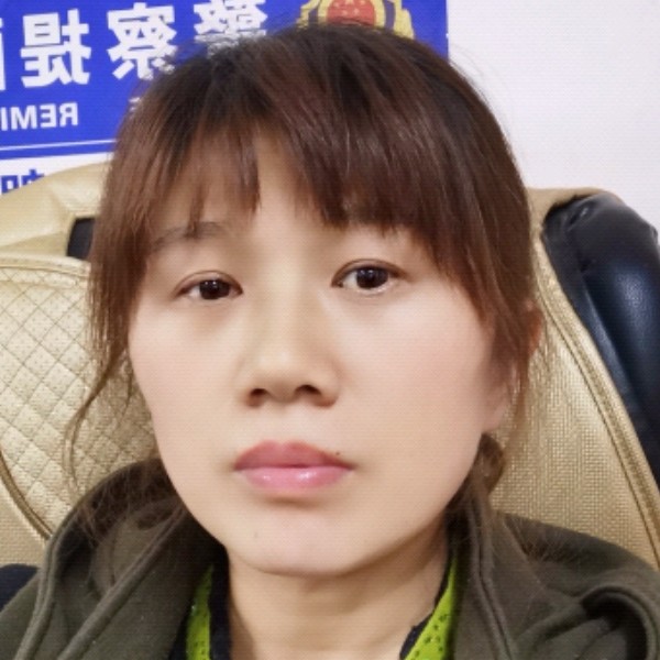结实保卫飞鸟的照片