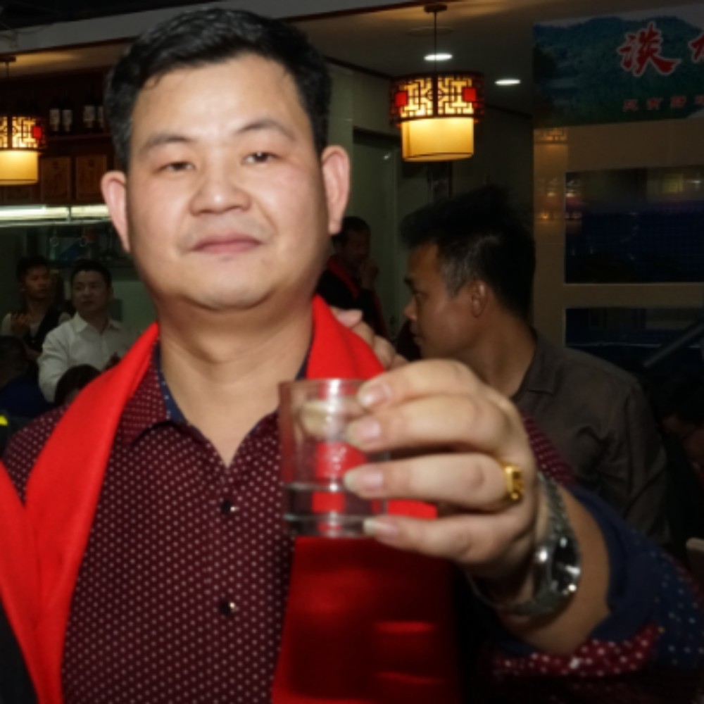 大炮伟哥的照片