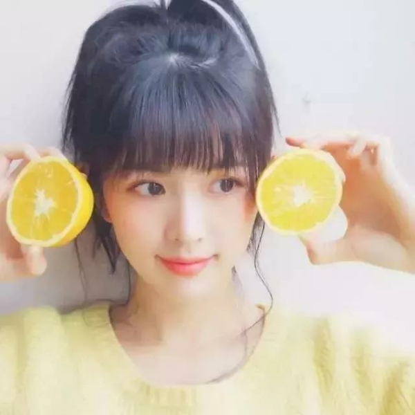 初妆腼腆的照片