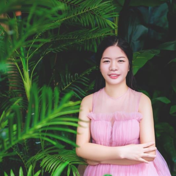 拼搏蹁跹蜻蜓的照片