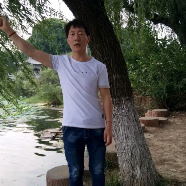 努力奋斗永不放弃的照片