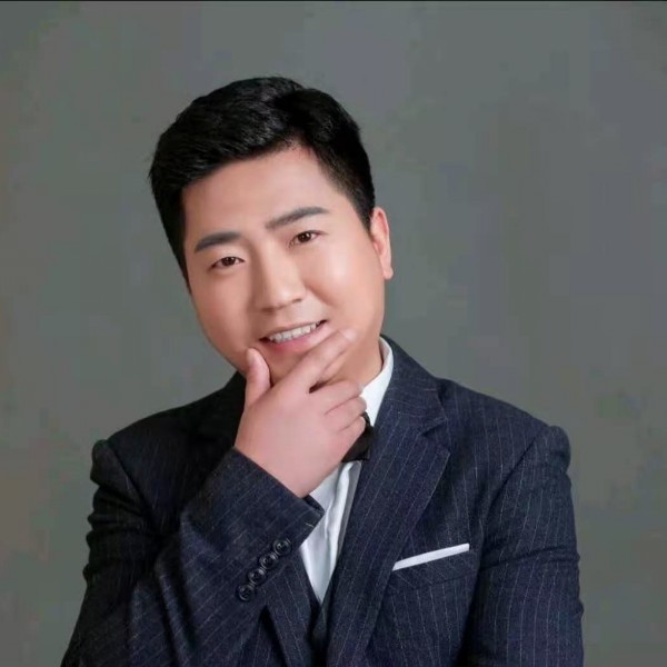 每滴眼泪都是砖石的照片