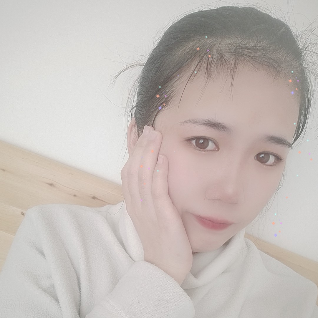小熊猫深拥激昂的照片
