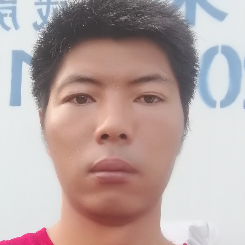 雨中漫步人生路上的照片