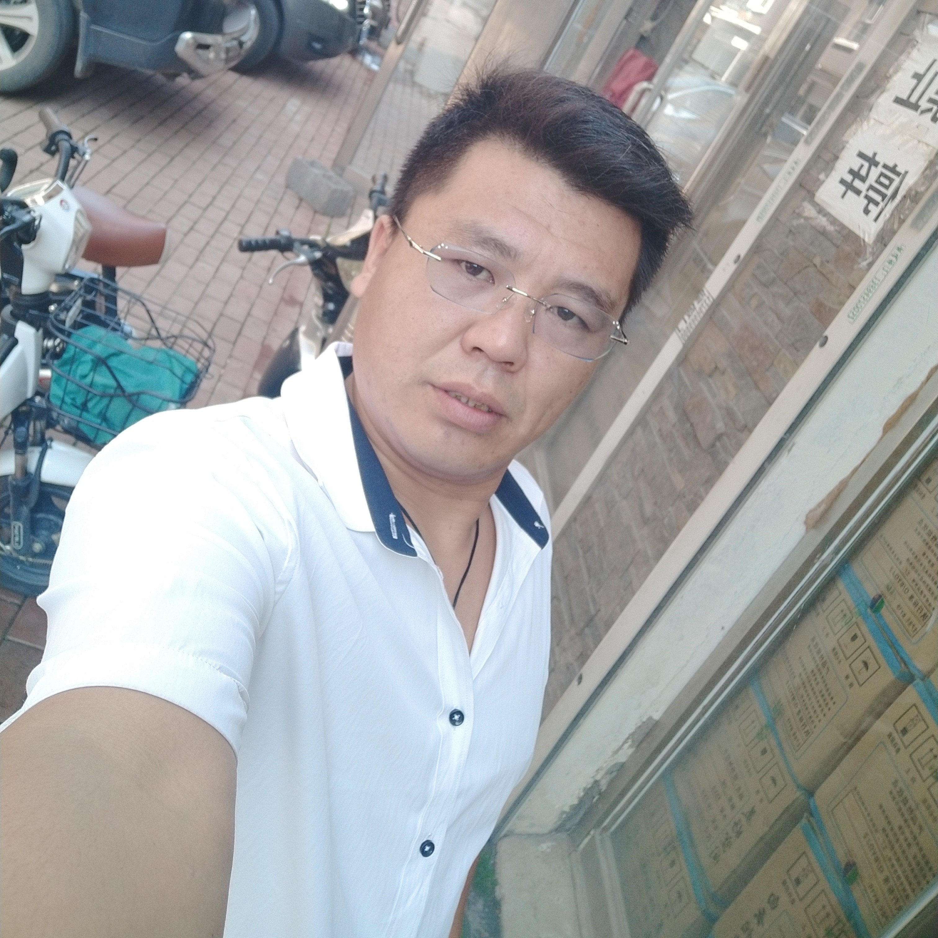 可爱苦恋蜗牛的照片