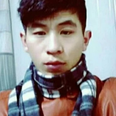 难过挽手项链的照片