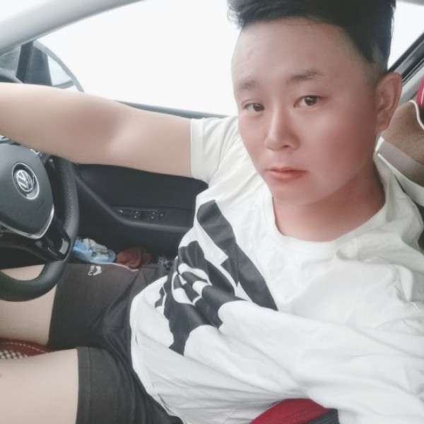 苗条爱恋帆布鞋的照片