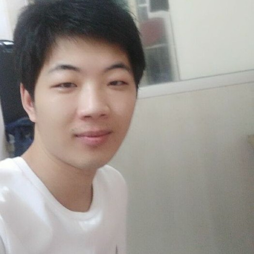 微笑有帽子的照片