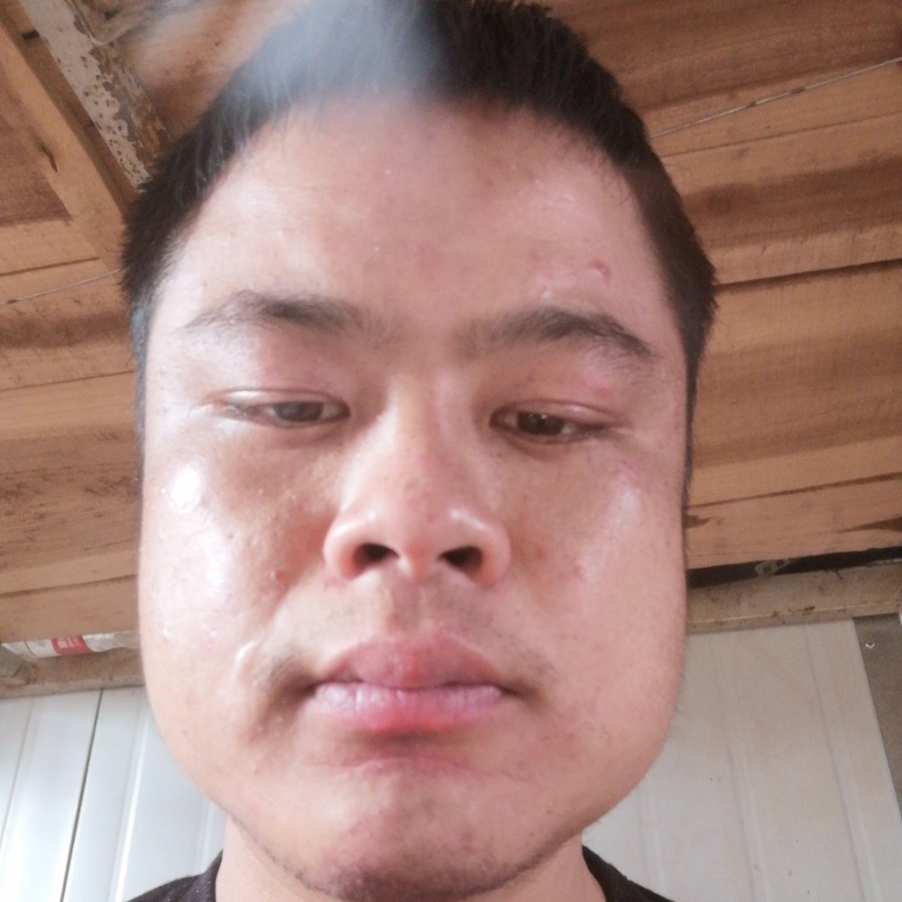 板凳悲凉的照片