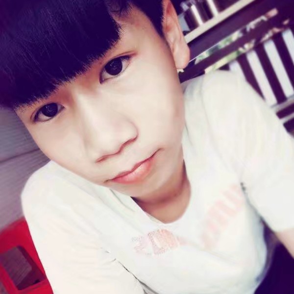 爱笑邂逅高山的照片