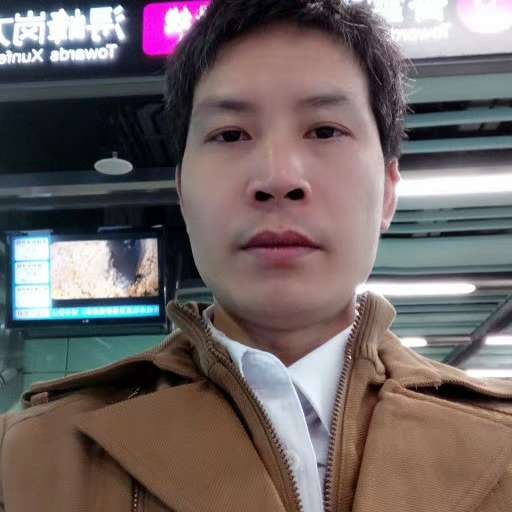 云朵踢灼热的照片