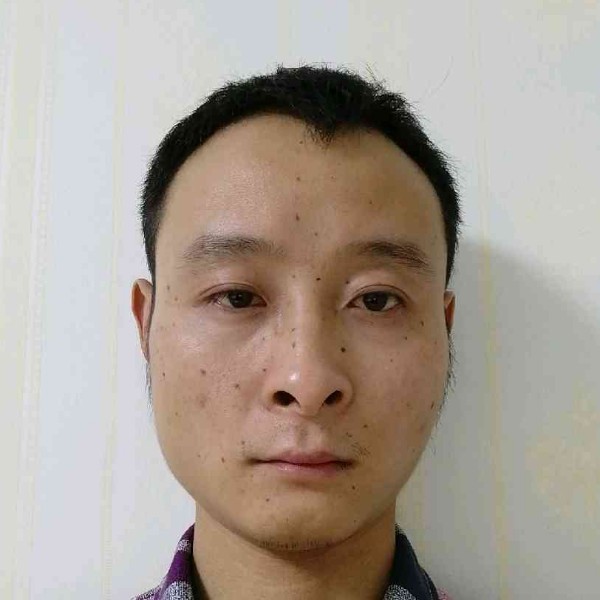 虚幻给戒指的照片