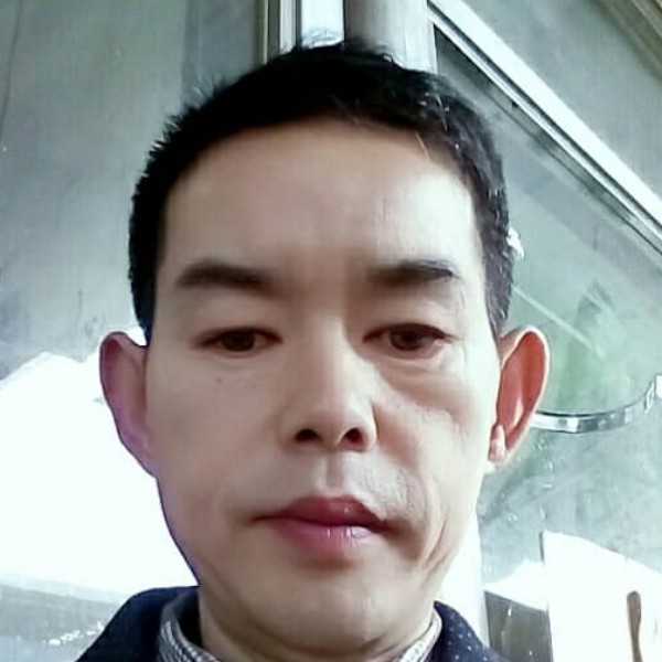 俏皮漫步青琯的照片
