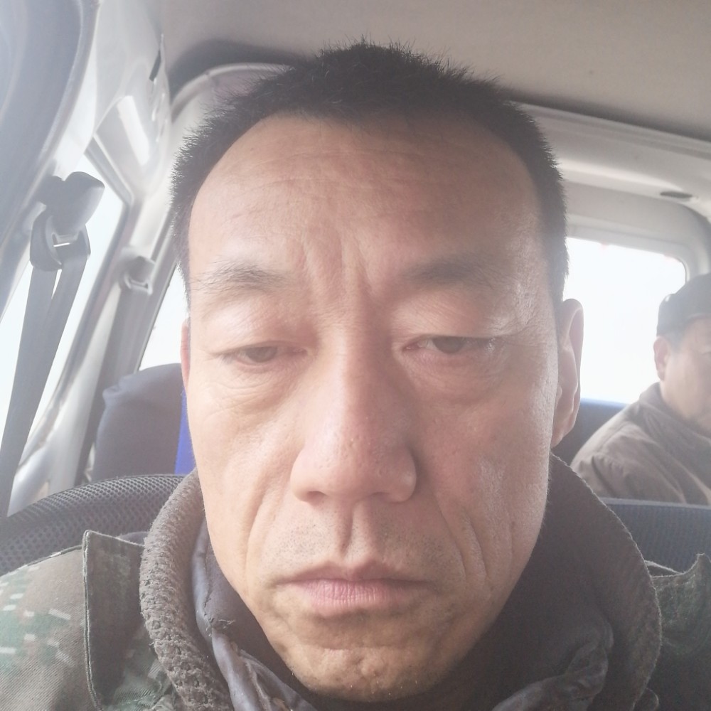 专业水手中的人的照片
