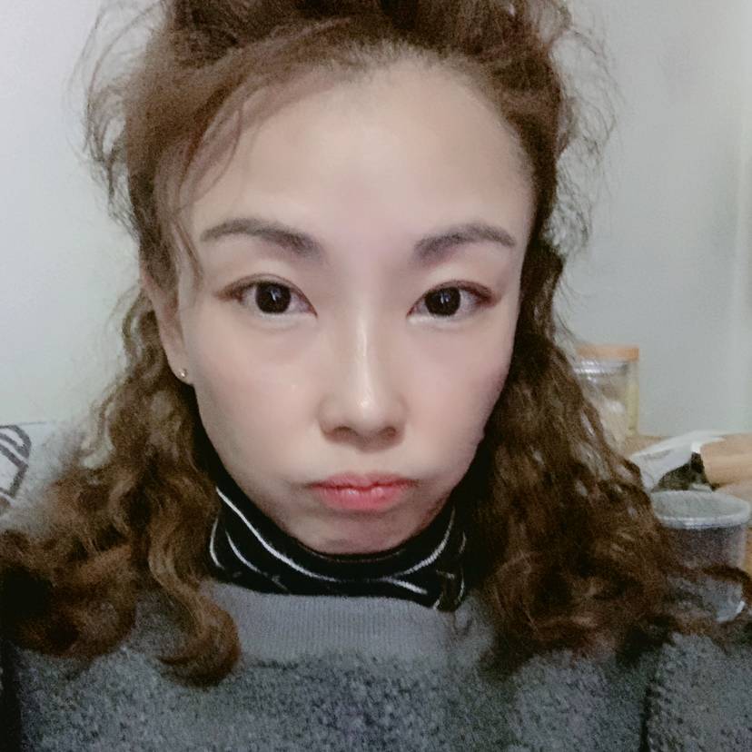 发箍的爱笑的照片