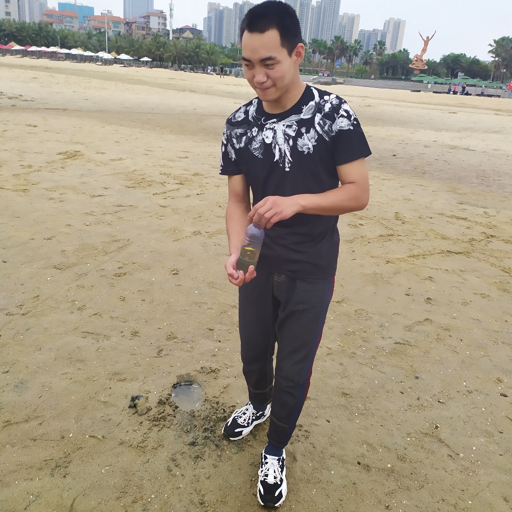 务实扯洛尘的照片
