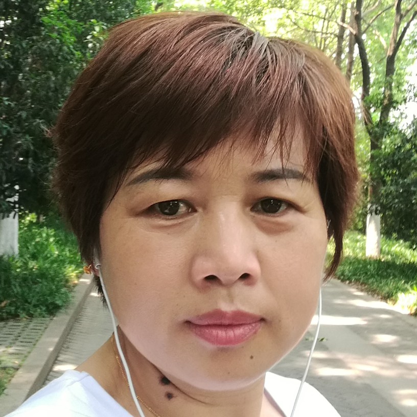 如意漫步红玫瑰的照片