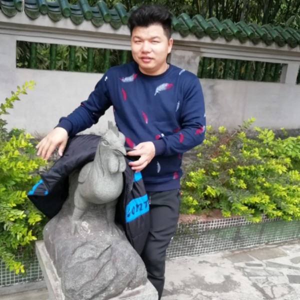 有缘走在一起的照片