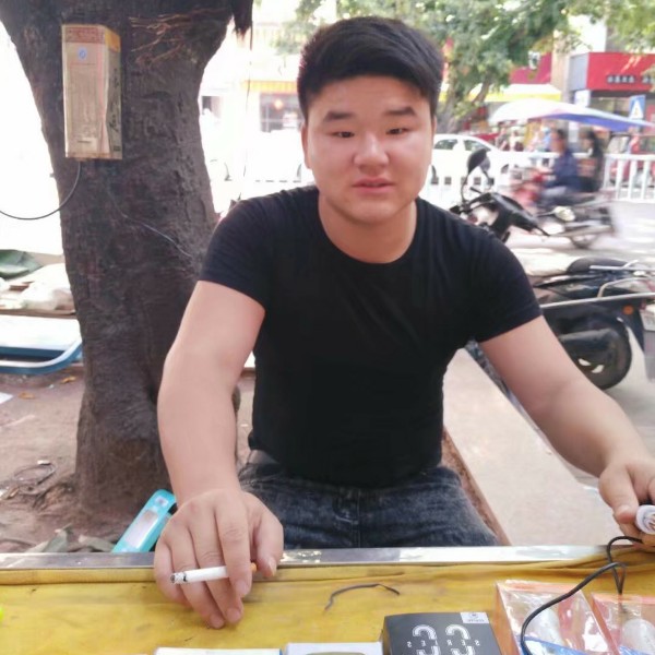 澎湃的鲨鱼的照片