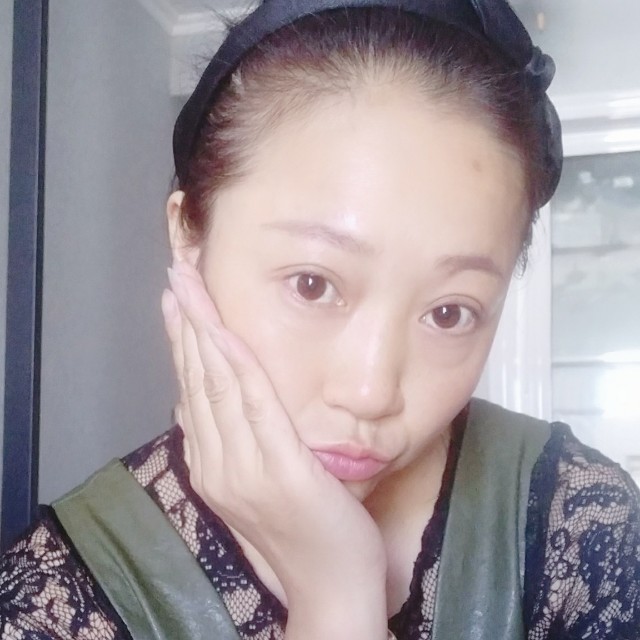 路人爱恋无垠的照片