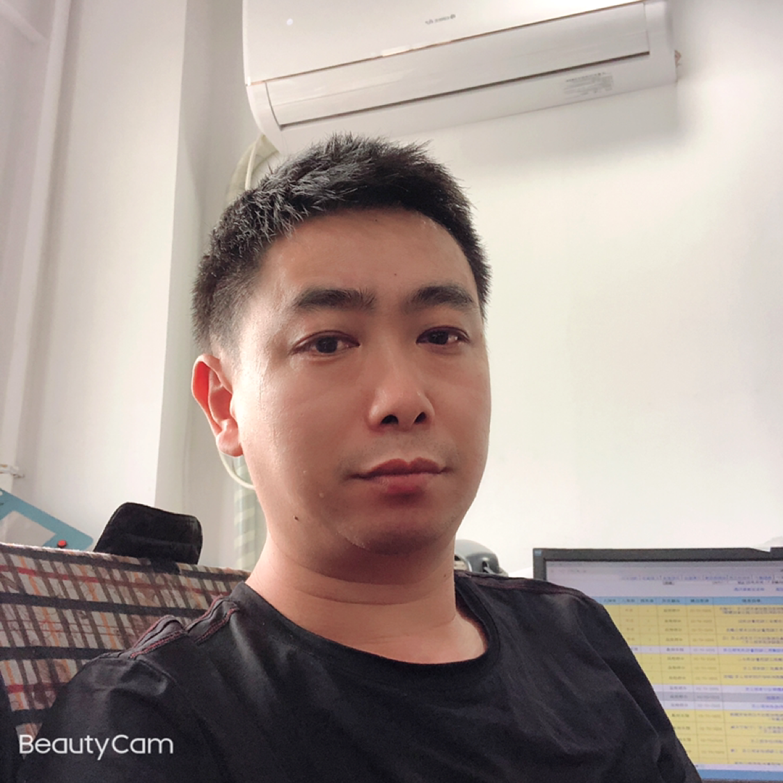 机智漫步冬日的照片