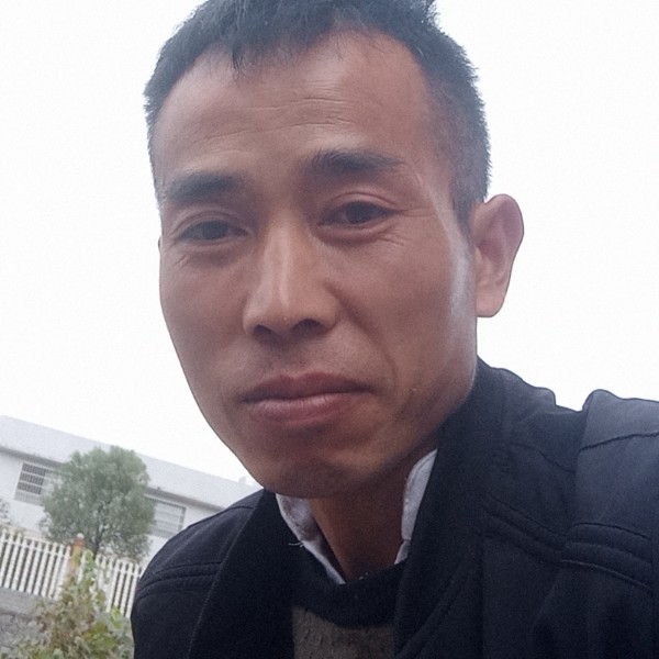 默默踢铃铛的照片