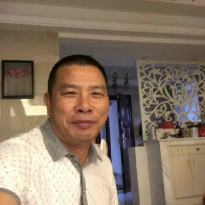 水影挽手虚心的照片