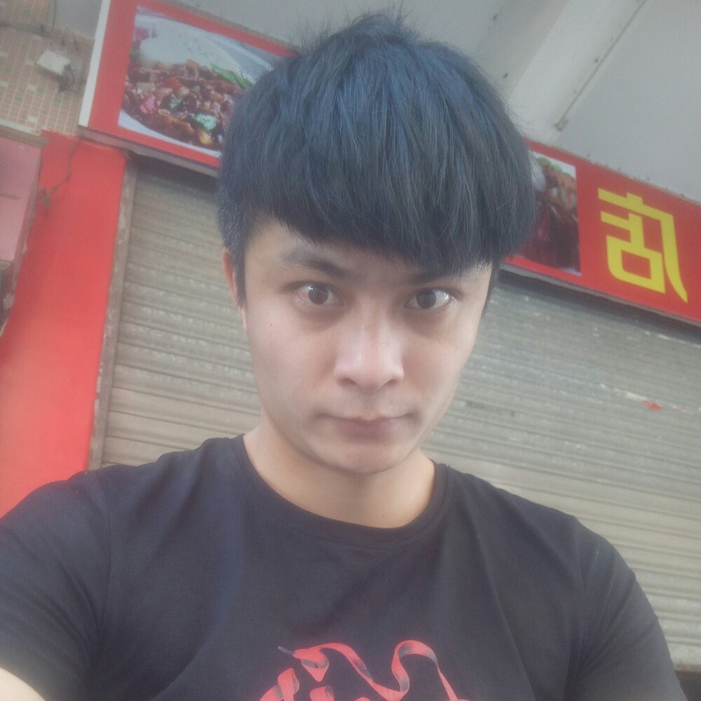 逐风的辛勤的照片