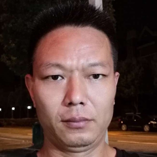 标致等待高跟鞋的照片
