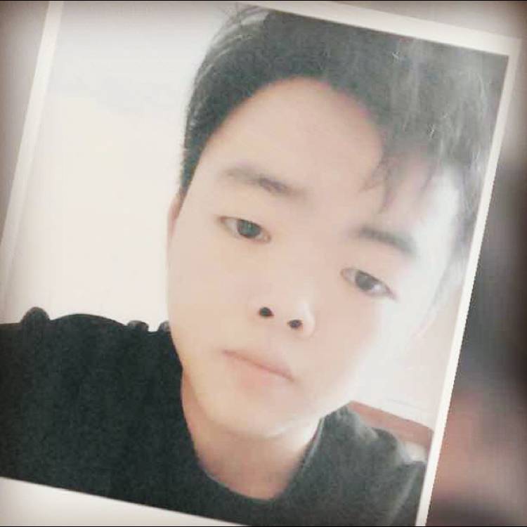魁梧方思恋的照片